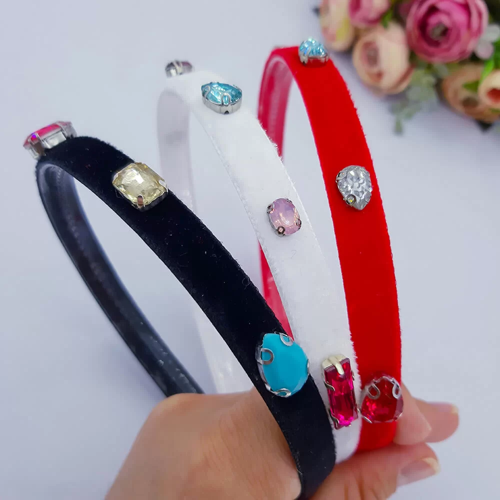 Tiaras em Veludo com Pedrarias - Image 2