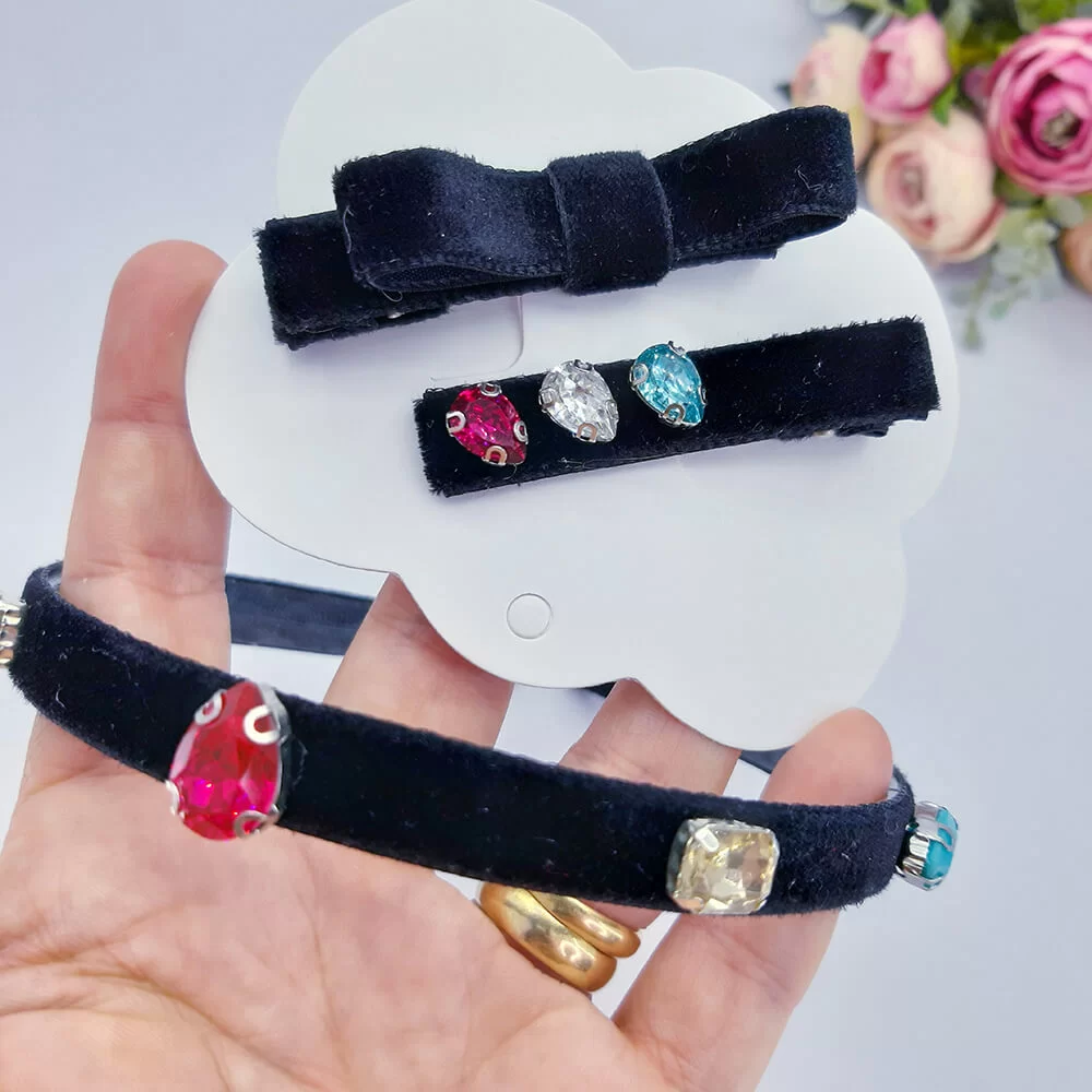 Conjunto Tiaras em Veludo com Pedrarias e Hair Clips Par