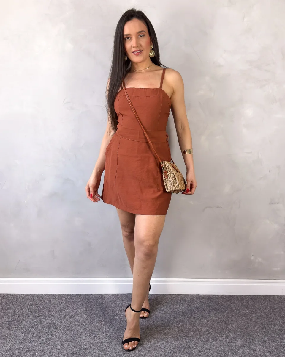 Vestido Curto de Alcinha com Short e Faixa