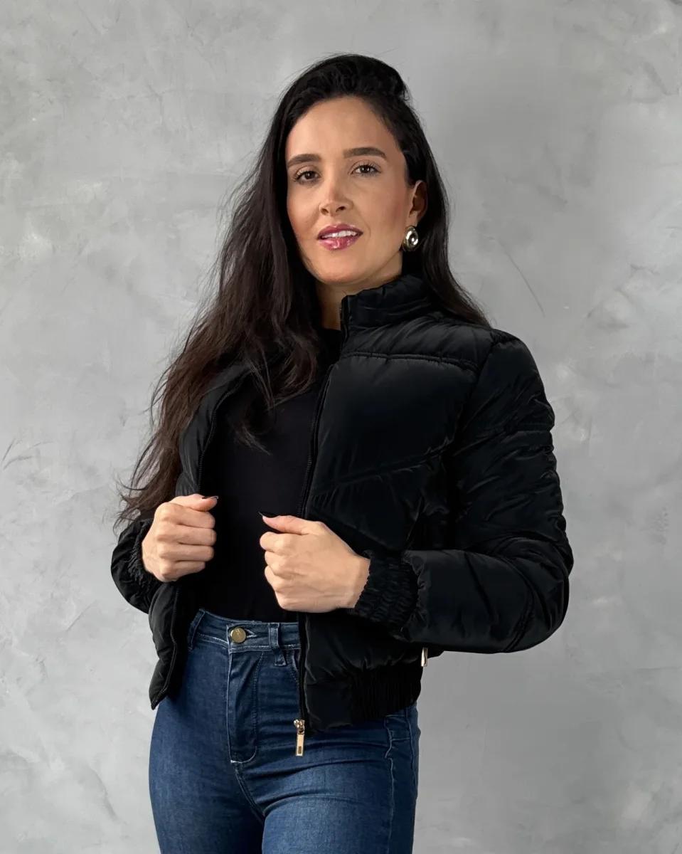 Jaqueta Puffer em PU com Capuz Removível