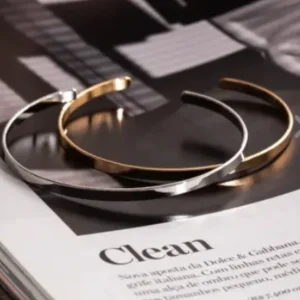 BRACELETE LISO ABERTO BANHADO A OURO e RÓDIO