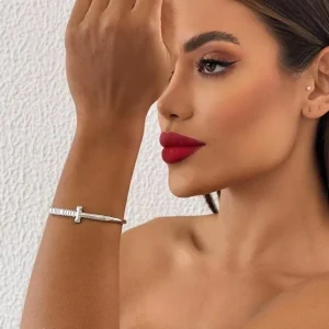 Bracelete Folheado a Ouro 18k e Prata Design Moderno Cravejado e Navetes
