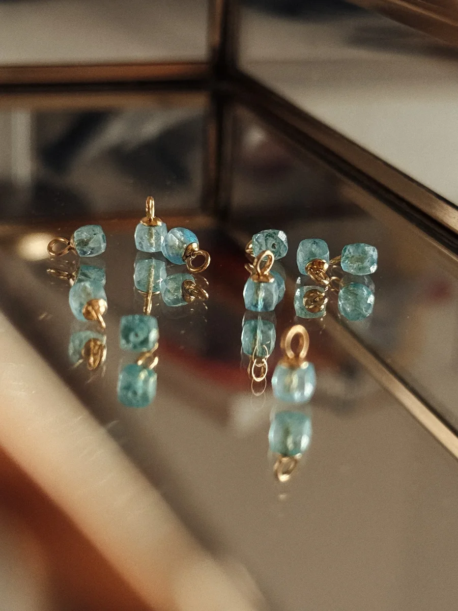 Colar Mini Pedra Aquamarine Clara Natural - Dourado - Image 5