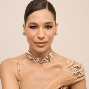 Earhook Kira