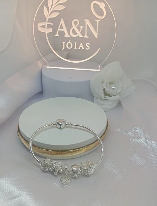 Pulseira de Berloques Semi Jóia Coração Banhado a Prata