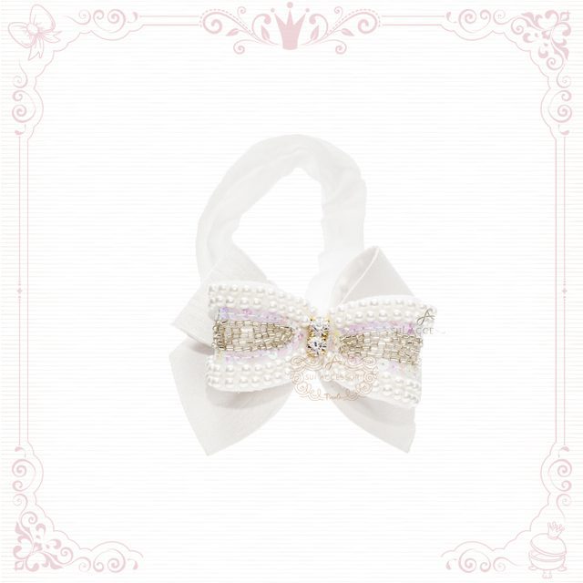 Faixa Meia Bebê Laço em Veludo e Cetim Pérolas Miçangas e Strass - Image 5